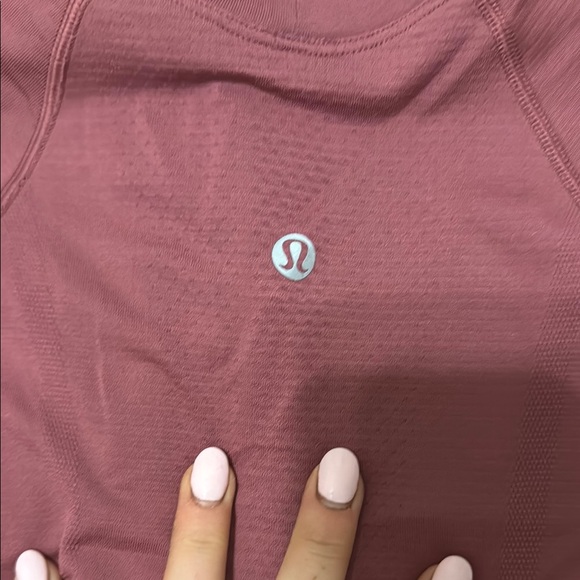 LULULEMON - Picture 2 of 4